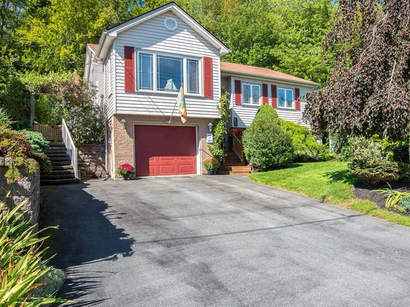 81 Lumberman Dr, Halifax, NS B4E 3A3