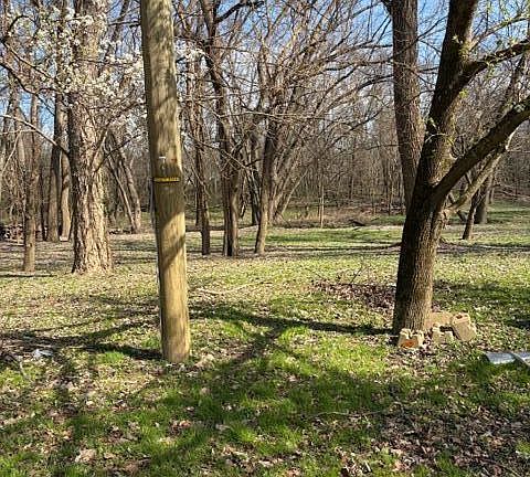 4th image of 126 Riverside Dr