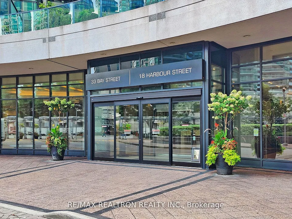 18 Harbour St #2104