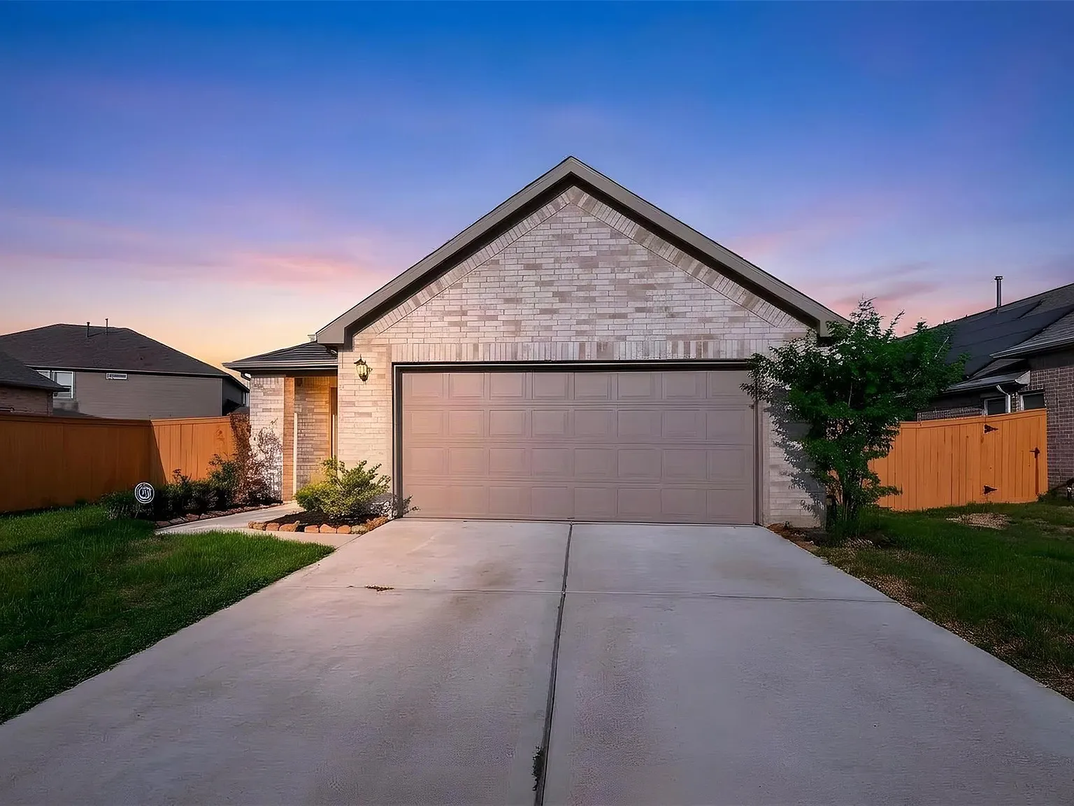3 bed, 2.5 bath, 1625 sqft, $2,300 — Photo 4