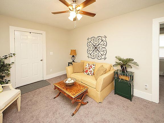 3rd image of 4512 Durant Ave