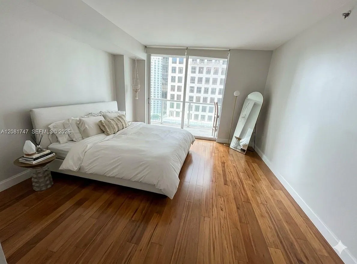 500 Brickell East Condo — Photo 4