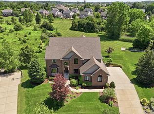 23782 Prescott Ln E, South Lyon, MI 48178
