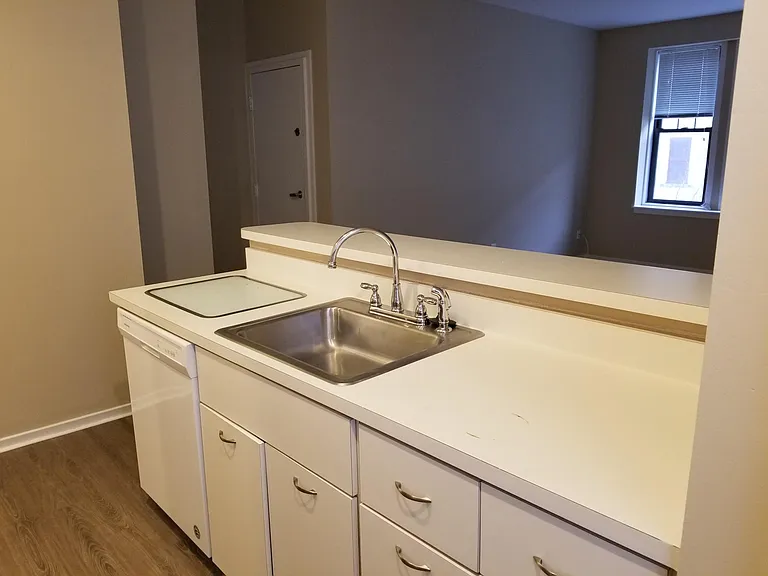 6221 Delmar Blvd #302 — Photo 4