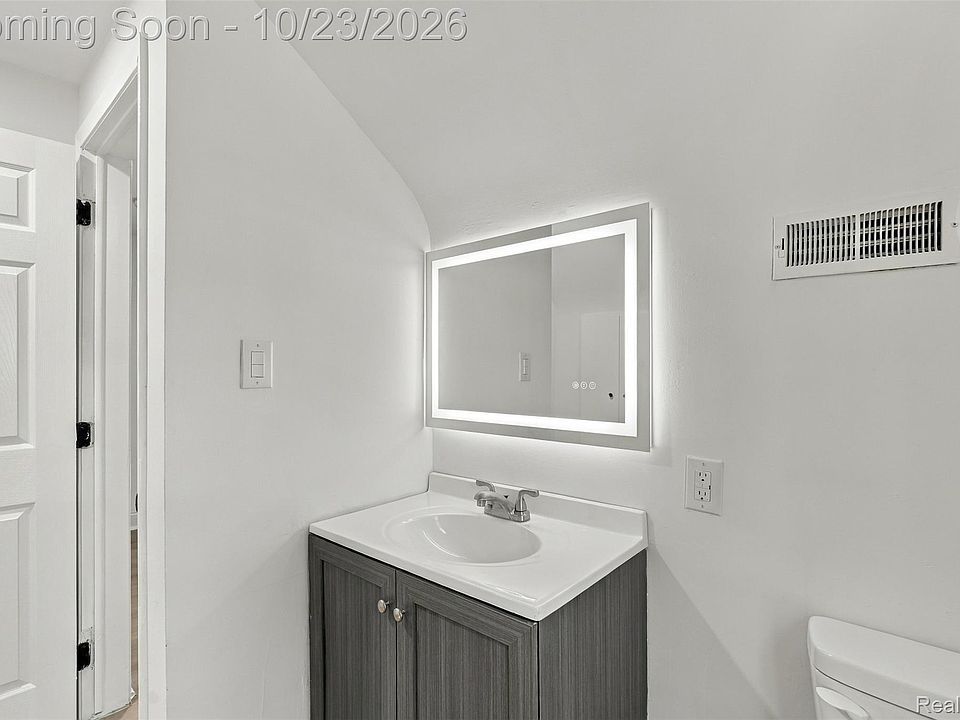 428 Girard Ave, photo 25