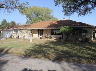 808 E Clay Hill Rd, Towanda, KS 67144