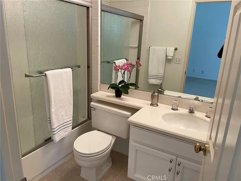253 Chesterfield #145 — Photo 4