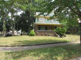 863 Herrick Rd, Cleveland, OH 44108