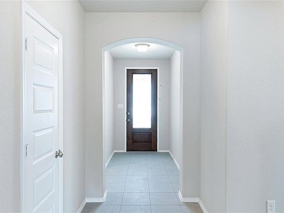 3rd image of 9068 Fair Oaks Dr