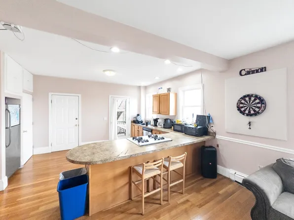 32 Fisher Ave APT 2, Boston, MA 02120