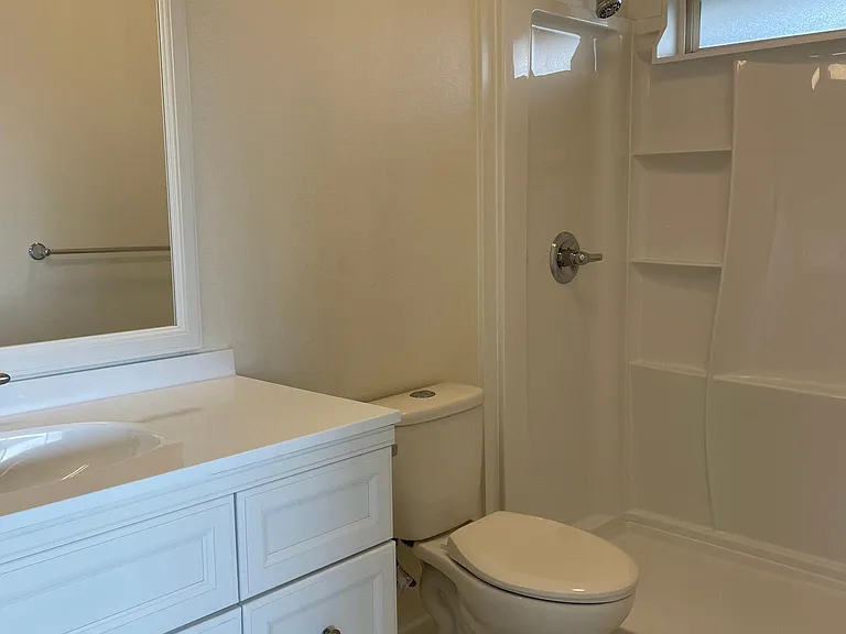 1824 Metcalf St #B — Photo 6