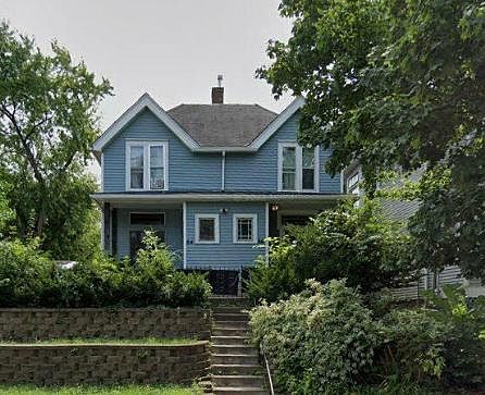1st image of 54 Winifred St W #54