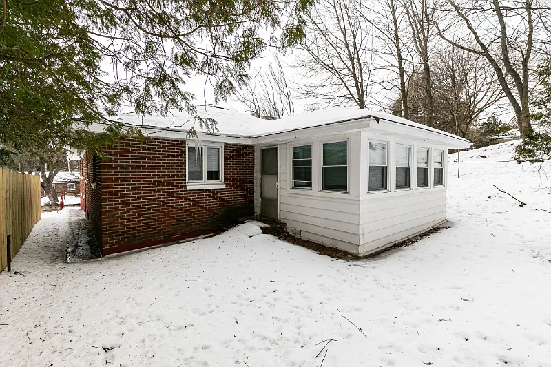 6 bed, 1822 sqft, $3,100 — Photo 3