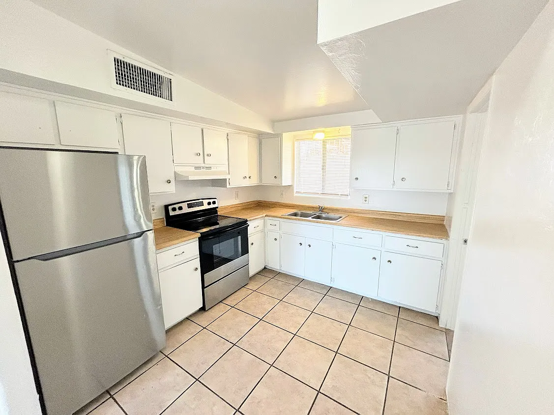 4 bed, 1050 sqft, $1,295 — Photo 1