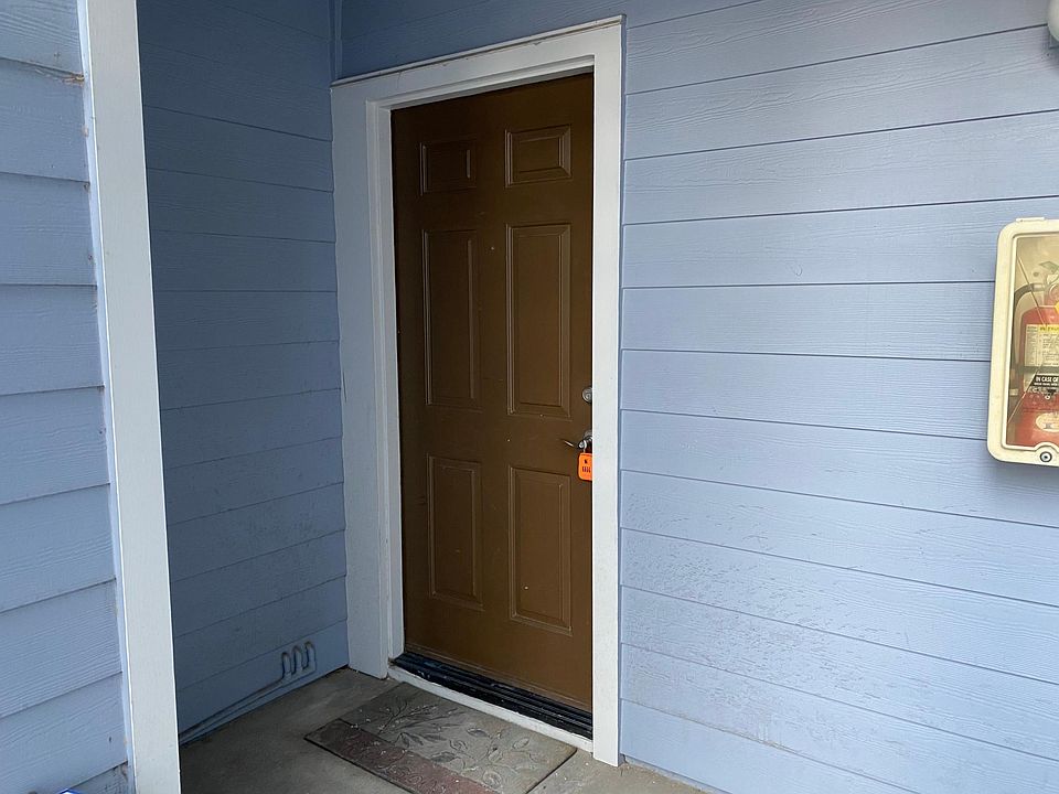1st image of 2710 Ivy Ln