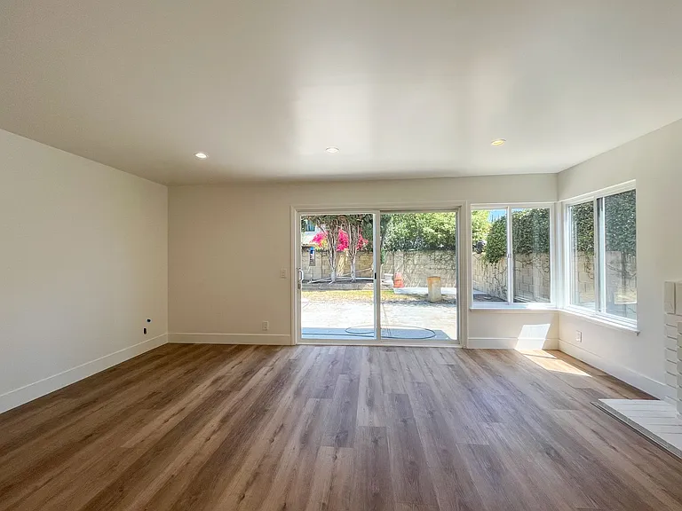 5281 Tattershall Ave — Photo 9