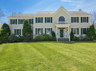 126 Plymouth Dr, Scarsdale, NY 10583