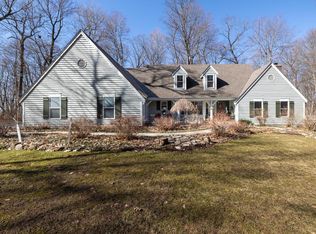 1047 Heather Ln, Hartford, WI 53027