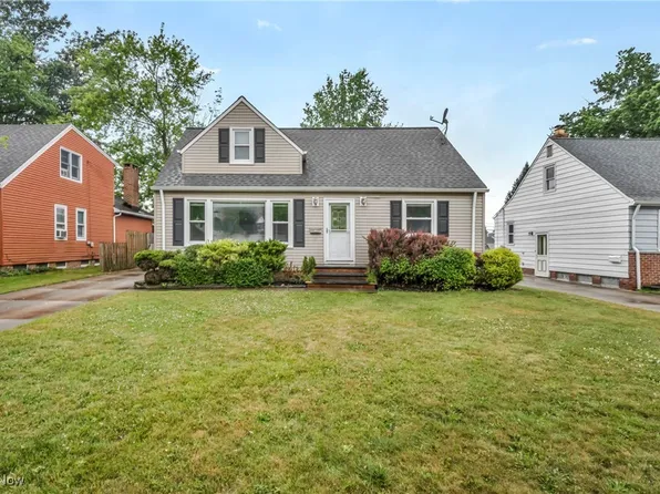 1714 Gilbert Dr, Mayfield Heights, OH 44124