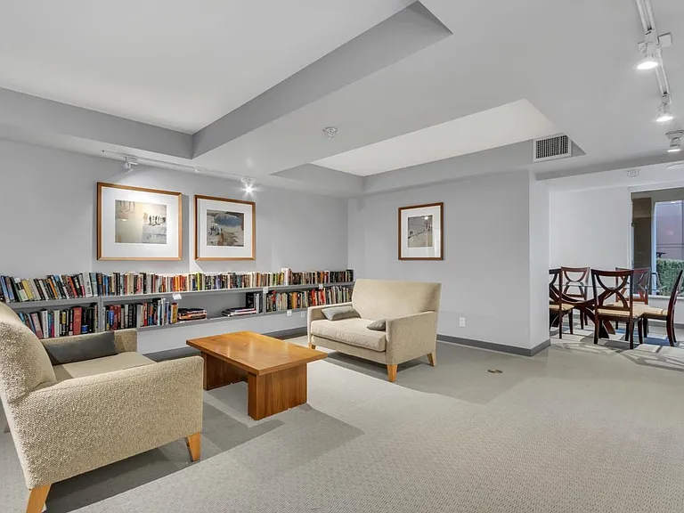 1001 Richards St #1401 — Photo 22