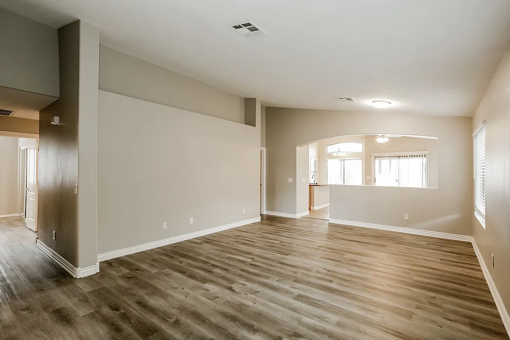 3 bed, 2.0 bath, 1603 sqft, $2,020 — Photo 4