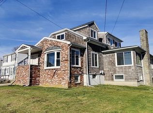 11 Walcott Ave, Narragansett, RI 02882