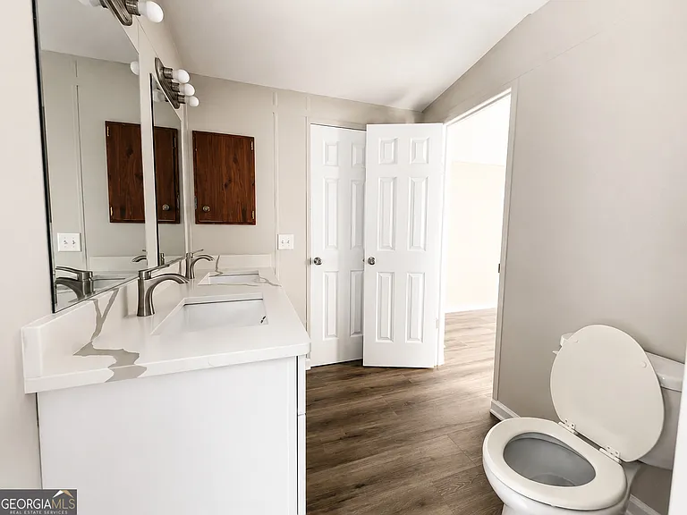 380 Browns Rd — Photo 9