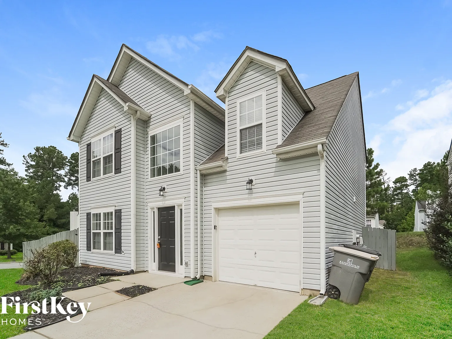 3 bed, 2.5 bath, 1563 sqft, $2,200 — Photo 3