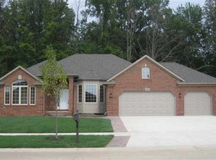 49981 Becher Dr, Macomb, MI 48044