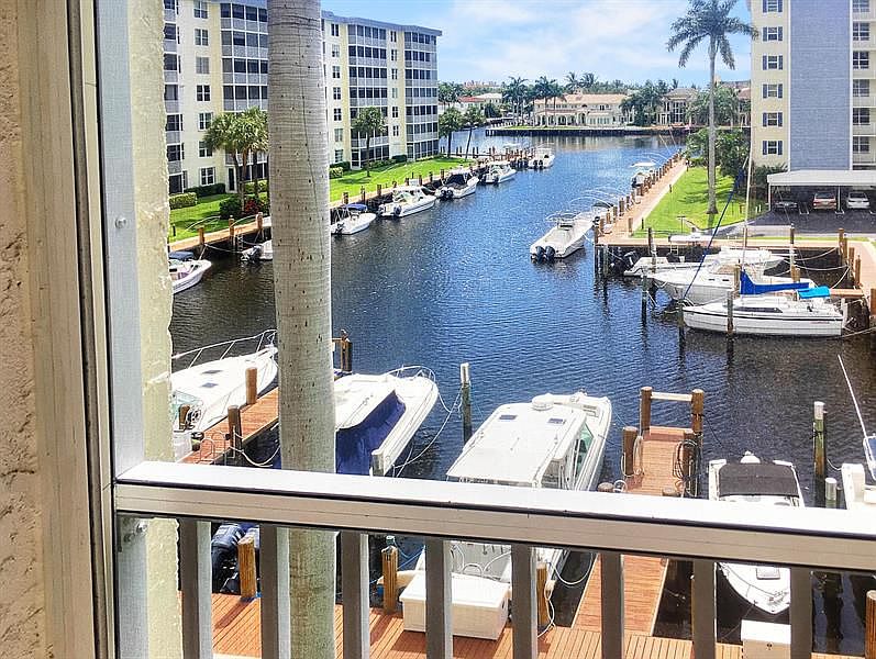 1st image of 1 Harbourside Dr #1405