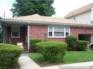 9 Dana St, Staten Island, NY 10301