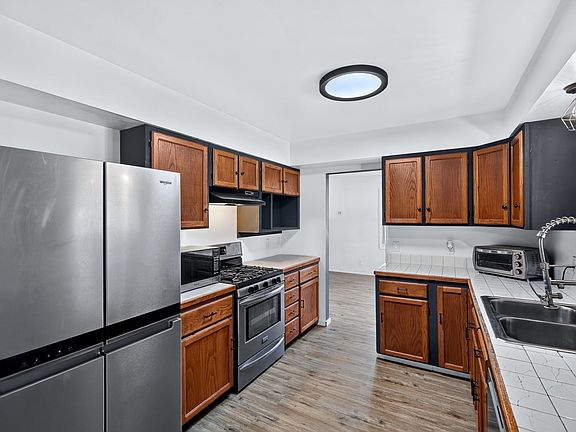 3rd image of 71 Frissell Rd