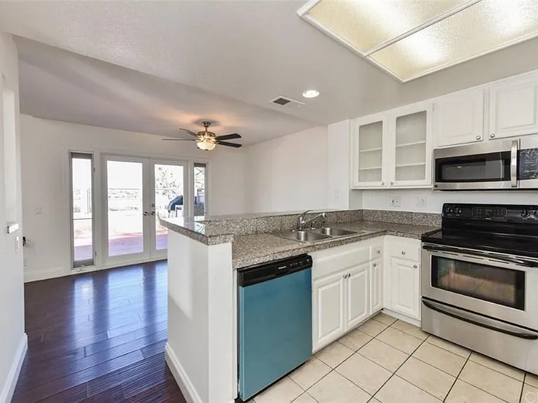 309 Stanford Ct #42 — Photo 17