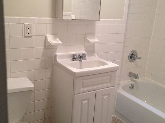 3rd image of 786 E 152nd St APT 1