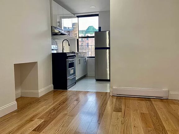 2nd image of 95 Orchard St APT 9
