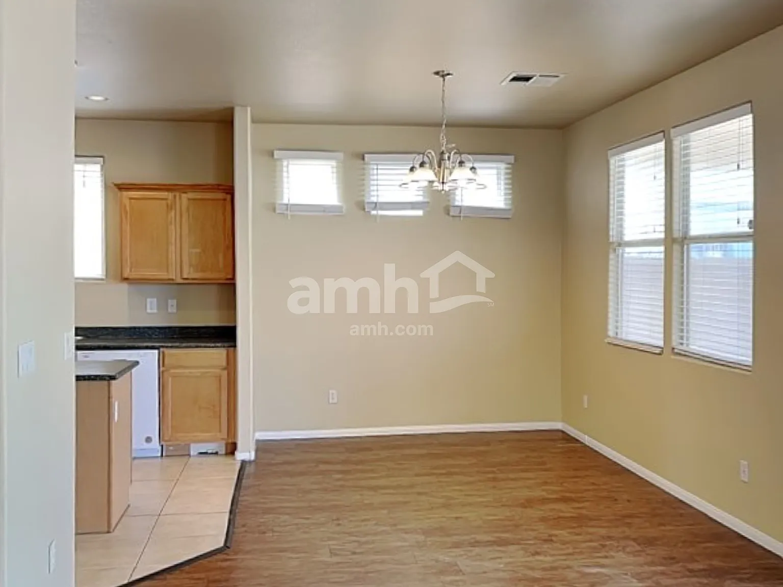 3 bed, 2.5 bath, 2045 sqft, $2,355 — Photo 4