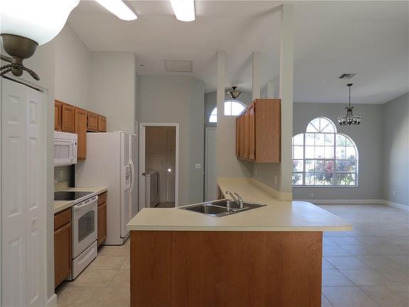 5th image of 431 Quarry Ln
