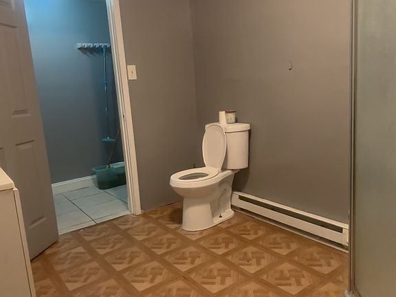 2nd image of 1921 E Ontario St