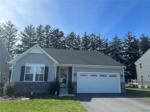 1340 Woodmont Ln N, Catasauqua Bor, PA 18032