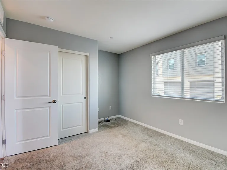 7030 Spicy Merlot St — Photo 16