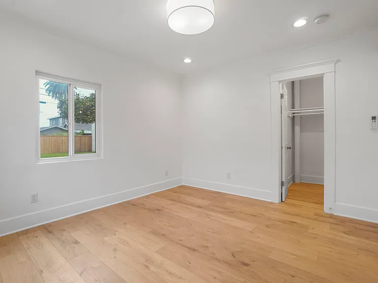 2736 S Sycamore Ave — Photo 12