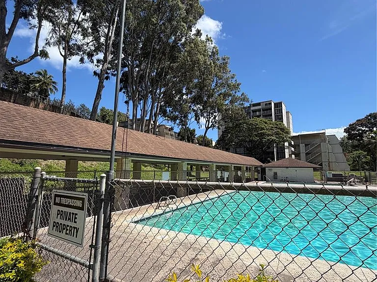 Swimming pool amenities