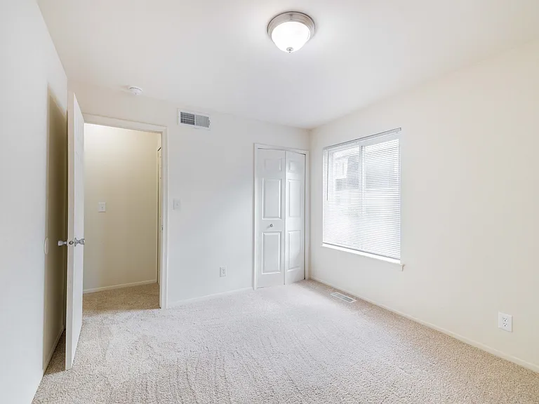 Coach House Apartments — Photo 32