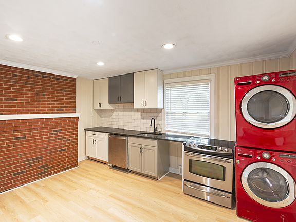 3rd image of 11439 Scotland Ln #I