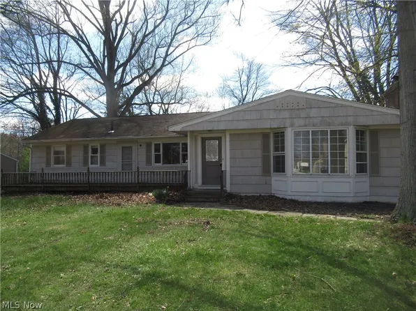 3026 38th St NW, Canton, OH 44718