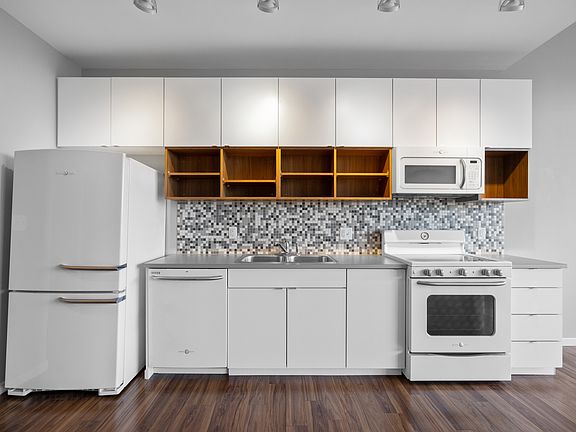 2nd image of 4100 Lindell Blvd #11067541