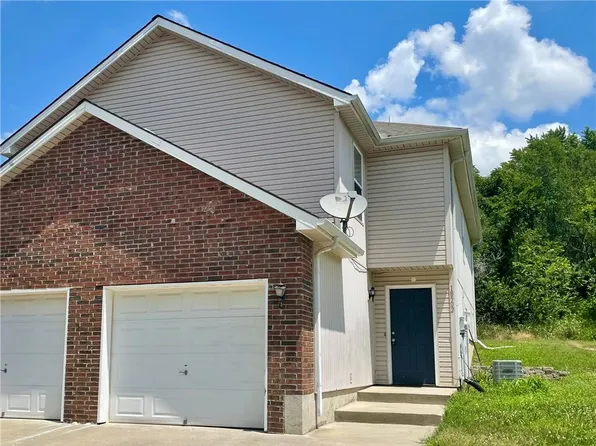 18502 E 3rd St, Independence, MO 64056
