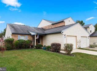 17 E Oleander Dr, Mount Laurel, NJ