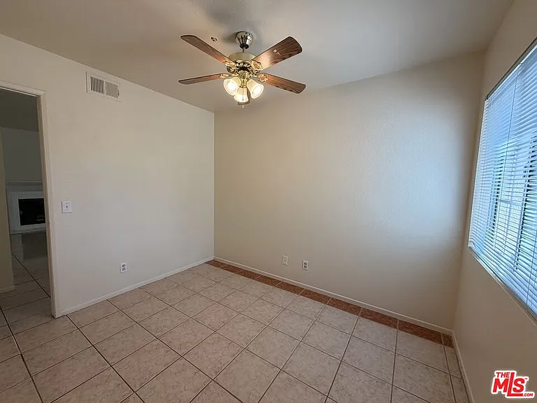 3246 Laurel Ave — Photo 5