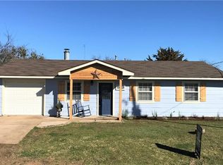 513 N Church St, Pilot Point, TX 76258